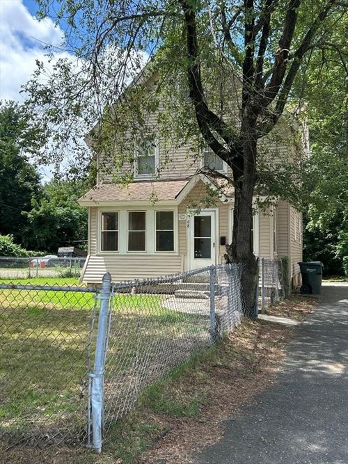 68 Benton St, Springfield, MA, 01109-2711 | Card Image