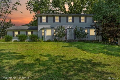 5652 Tequesta Dr, West Bloomfield, MI, 48323-2357 | Card Image