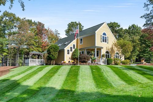 32 Lindsay Rd, Hooksett, NH, 03106-2200 | Card Image