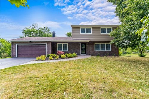 10 Matthew Dr, Fairport, NY, 14450-9334 | Card Image