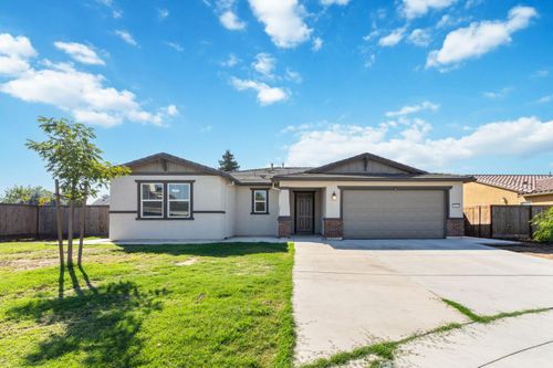 895 E Curtis Ave, Fowler, CA, 93625-2170 | Card Image