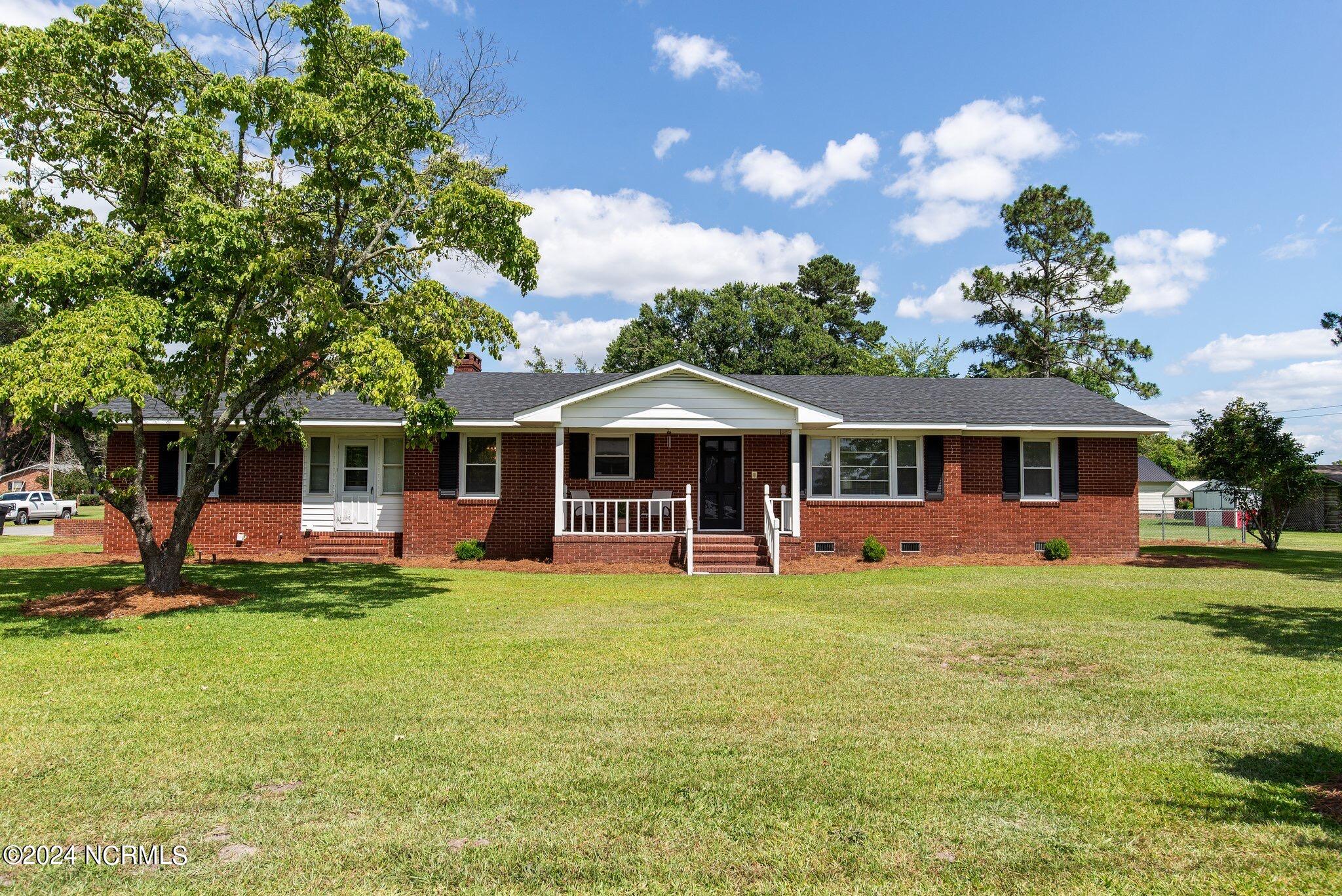 Rouse Rd, Kinston, NC 28504