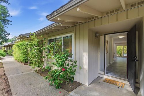 672 N San Antonio Rd, Los Altos, CA, 94022 | Card Image