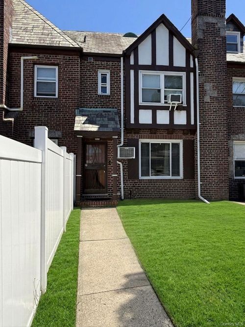 141-66 73rd Ter, Flushing, NY, 11367-2334 | Card Image