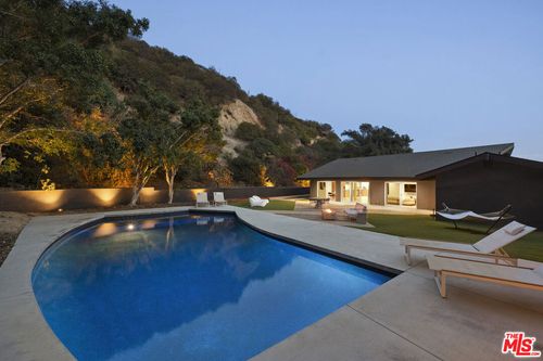 9289 Swallow Dr, LOS ANGELES, CA, 90069-1145 | Card Image