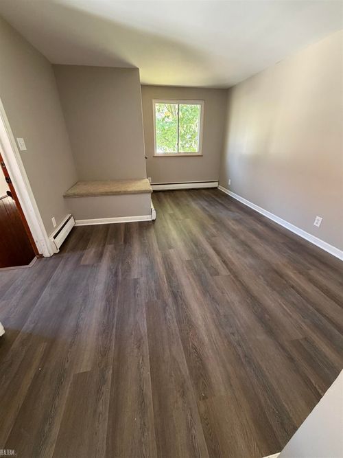 114 S Highland St, Mount Clemens, MI, 48043-2142 | Card Image