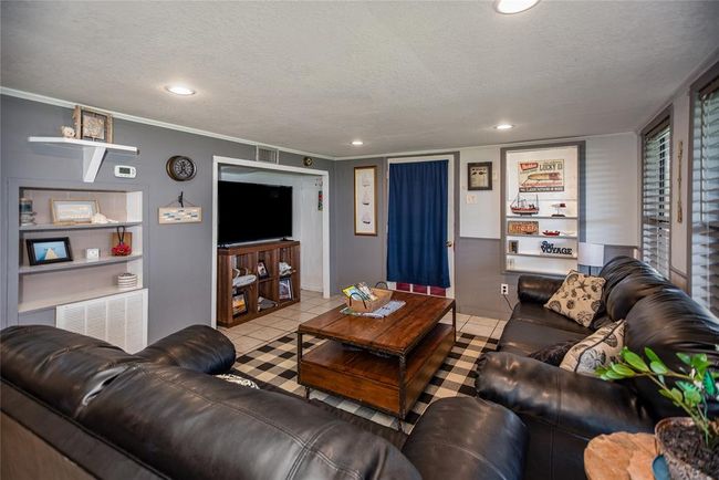 329 E Bayshore Dr, House other with 4 bedrooms, 2 bathrooms and null parking in Palacios TX | Image 11