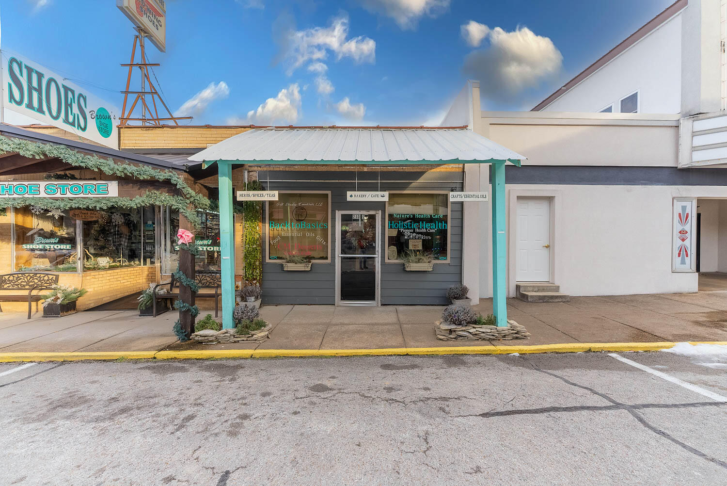 210 S Grand Ave, Houston, MO 65483