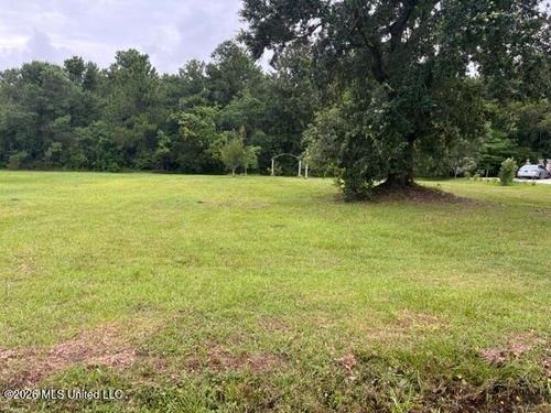 119 Victoria Ln, Pass Christian, MS, 39571-4825 | Card Image
