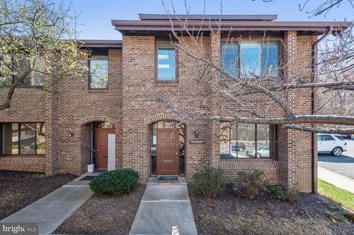 3-8365 Greensboro Dr, MCLEAN, VA, 22102-3530 | Card Image