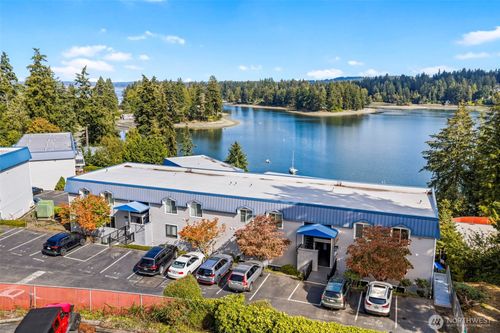 e-49-924 Shorewood Drive, Bremerton, WA, 98312 | Card Image