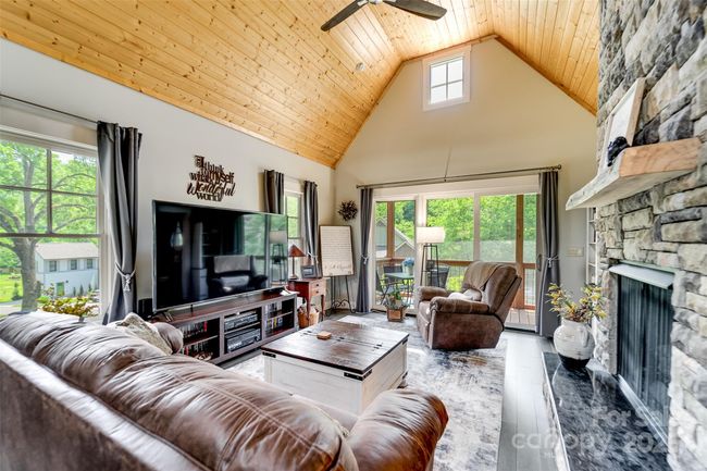 396 River Club Dr, House other with 2 bedrooms, 2 bathrooms and null parking in Cullowhee NC | Image 10