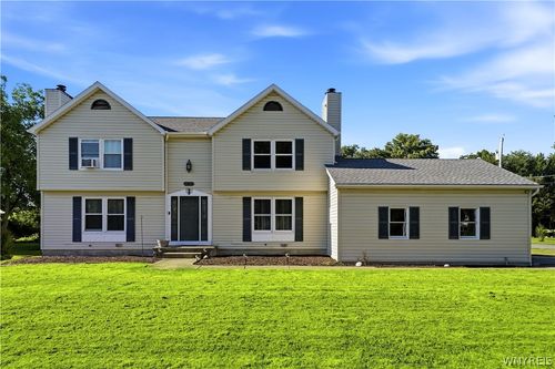 2487 Sylvan Pl, Niagara Falls, NY, 14304-4526 | Card Image