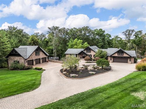 9 Woodview Dr, Lake St Louis, MO, 63367-2213 | Card Image