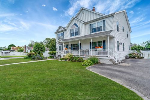 1485 3rd St, West Babylon, NY, 11704-4731 | Card Image