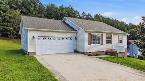 205 Pinewood Dr, Rock Spring, GA, 30739-2476 | Card Image