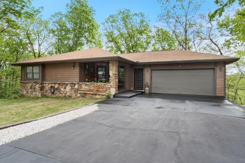 56 Country Club Dr, Holiday Island, AR, 72631-5113 | Card Image