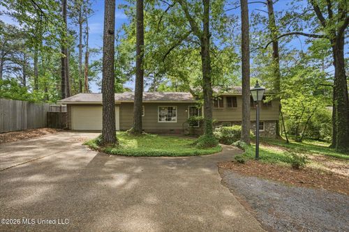 2115 Meadowbrook Rd, Jackson, MS, 39211-6530 | Card Image