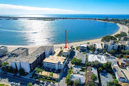 u-3920 Riviera Drive, San Diego, CA, 92109 | Card Image
