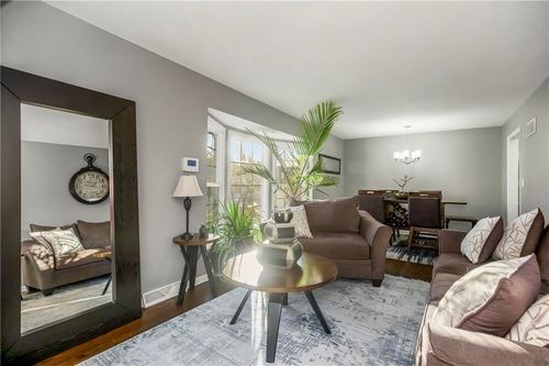 1700 Ne 68th Ter, Gladstone, MO, 64118-2819 | Card Image