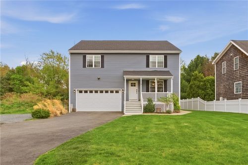 5 Village Rd, Warren, RI, 02885-4240 | Card Image