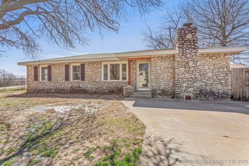 394 E 147th St S, Glenpool, OK, 74033-3915 | Card Image