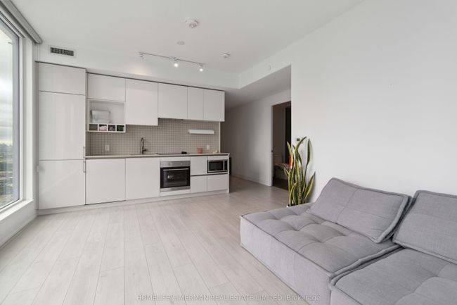 4502 - 5 Buttermill Ave, Condo with 3 bedrooms, 2 bathrooms and null parking in Vaughan ON | Image 8