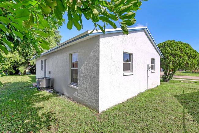 324 W 5 Th Ter, House other with 4 bedrooms, 2 bathrooms and null parking in Pahokee FL | Image 31