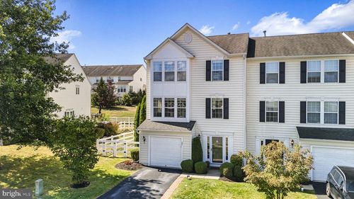 37 Bayberry Ln, POTTSTOWN, PA, 19465-6606 | Card Image