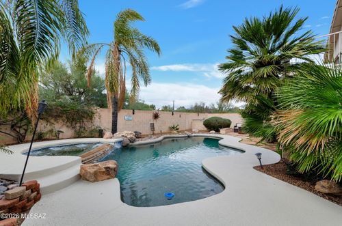 11137 N Par Dr, Oro Valley, AZ, 85737-7229 | Card Image