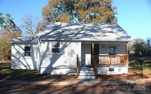 706 Sweeney St, chester, SC, 29706-2737 | Card Image