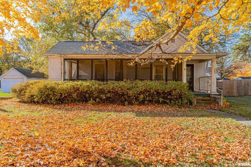 209 N Minier Ave, Minier, IL, 61759-7547 | Card Image