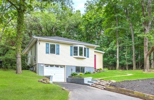 164 Maple Rd, Wading River, NY, 11792-1249 | Card Image
