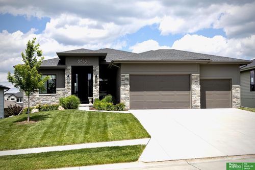 6513 S 208th Ave, Elkhorn, NE, 68022-3450 | Card Image