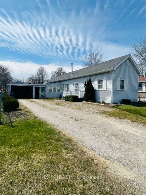 16 Berry St, Chatham, ON, N7M3B1 | Card Image