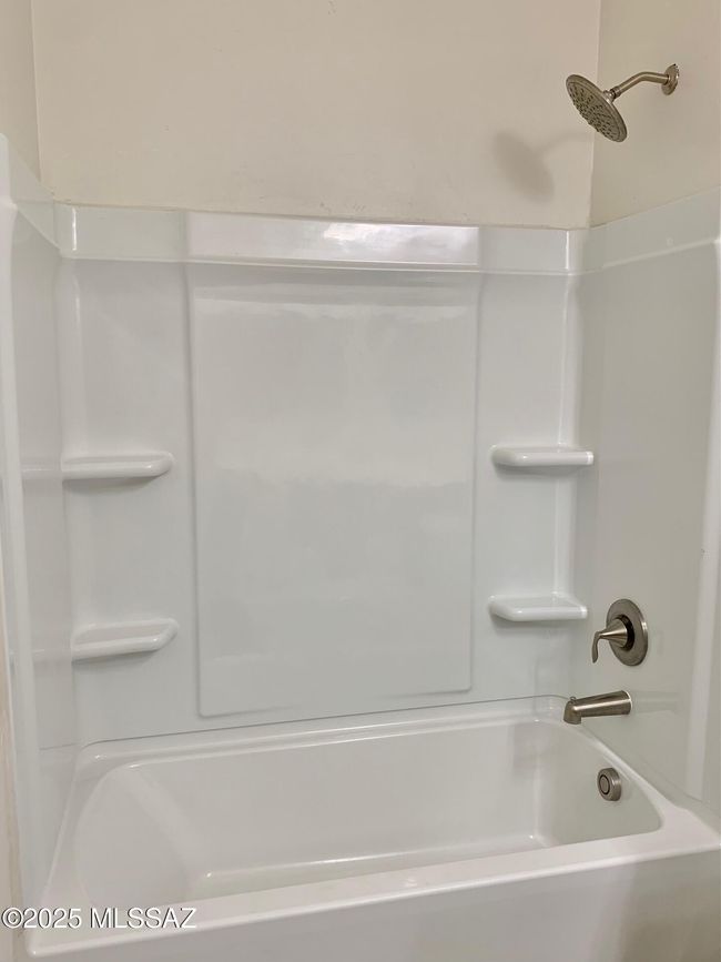 Hall shower | Image 26
