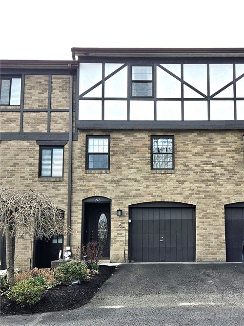 711 Newton Sq, Coraopolis, PA, 15108-1052 | Card Image