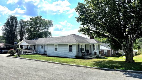 722 Jefferson Ave E, Carthage, TN, 37030-1303 | Card Image
