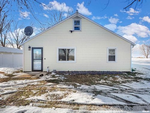 17893 Red Shale Hill Rd, Pekin, IL, 61554-8616 | Card Image