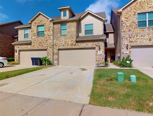 6807 Topaz Dr, Greenville, TX, 75402-8127 | Card Image