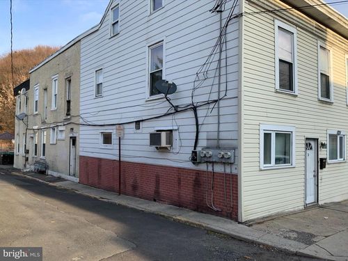 106 N 11th St, Pottsville, PA, 17901-2355 | Card Image
