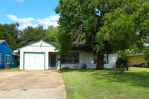 405 Center Way St, Lake Jackson, TX, 77566-5401 | Card Image
