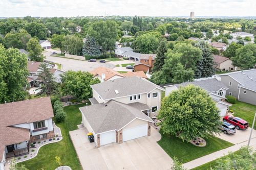 2621 Ithica Dr, Bismarck, ND, 58503-0945 | Card Image