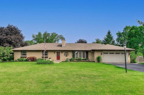 16 S Wildwood Dr, Prospect Heights, IL, 60070-1118 | Card Image