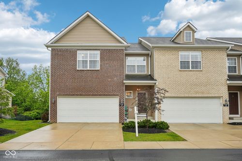 105-9749 Thorne Cliff Way, Fishers, IN, 46037-7641 | Card Image