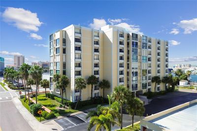 903 - 800 S Gulfview Boulevard, Condo with 4 bedrooms, 3 bathrooms and null parking in CLEARWATER BEACH FL | Image 1