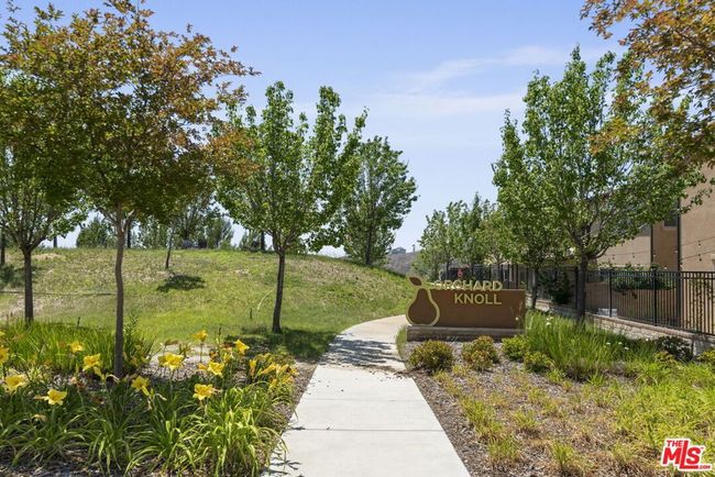20650 Huntley Way, Condo with 4 bedrooms, 3 bathrooms and 4 parking in Santa Clarita CA | Image 17