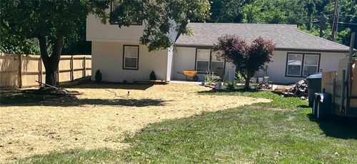 1109 S Woodbury St, Independence, MO, 64050-4725 | Card Image