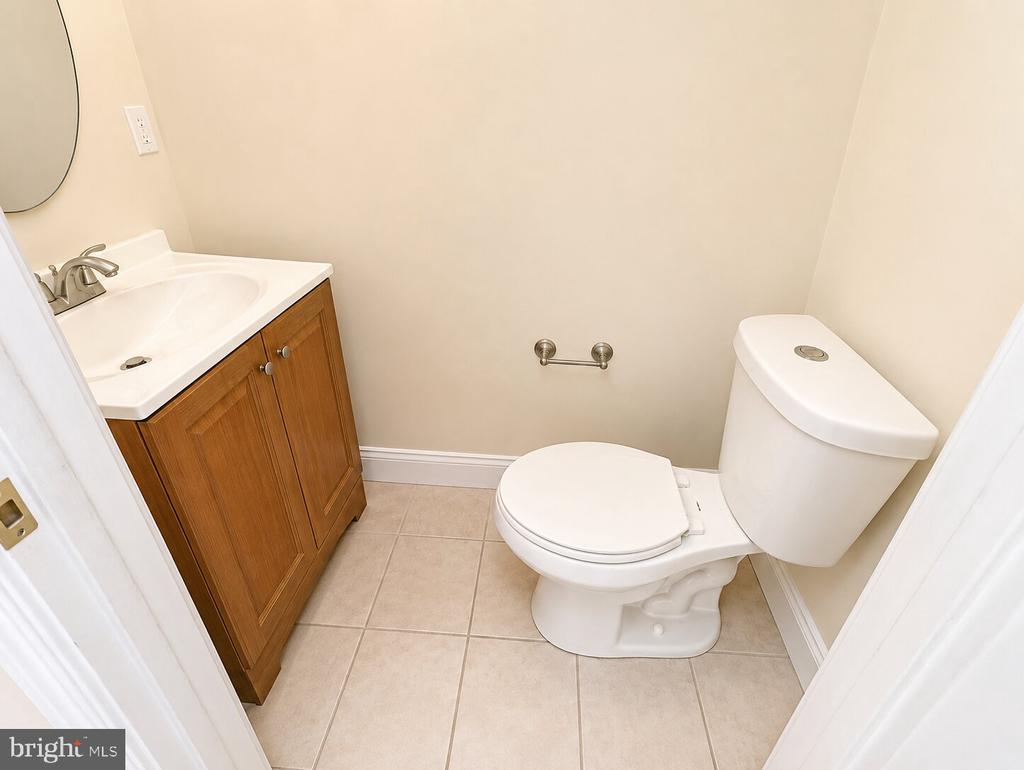 Commercial Sale in BALTIMORE 5