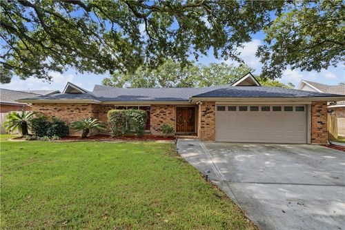 111 Eden Isles Blvd, Slidell, LA, 70458-5566 | Card Image